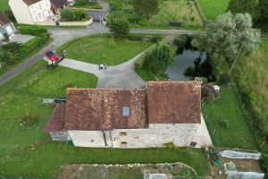 Detached House with Pond in Landscaped Gardens
