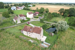 Detached House with Pond in Landscaped Gardens