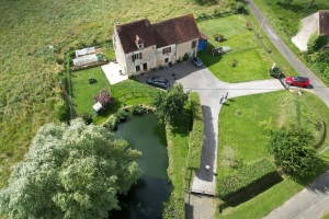 Detached House with Pond in Landscaped Gardens
