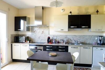 Apartment with Garden and Parking