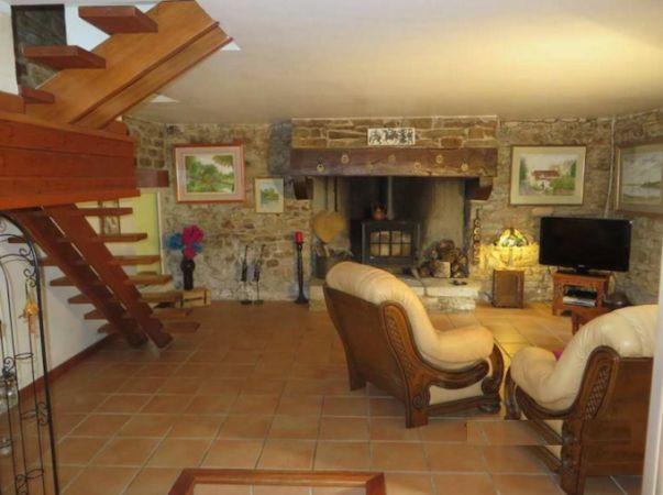 Ideal Equestrian House For Sale