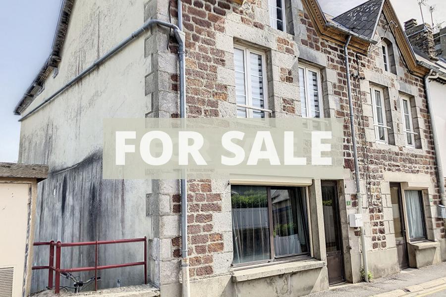 Main Photo of a 2 bedroom  Cottage for sale