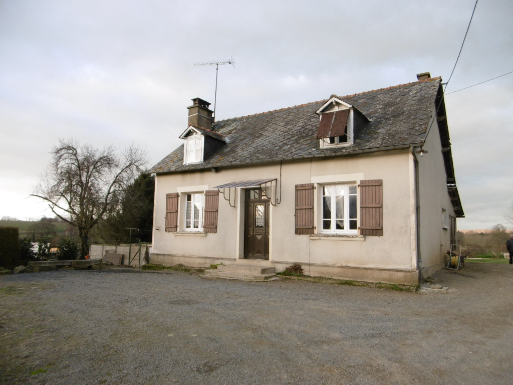 SLD02480 Under Offer with Cle France