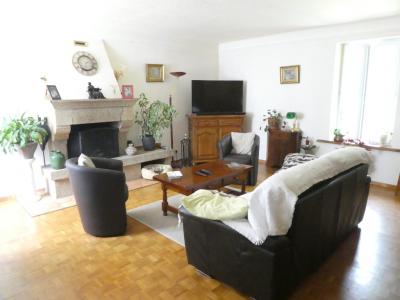 SLD02494 - Under Offer with Cle France