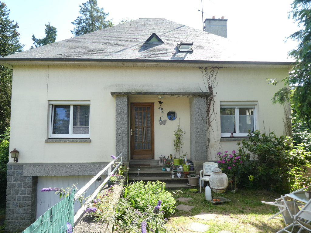 SLD02492 Sold By Cle France