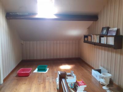 Detached Town House With Adjoining Garden And Garage