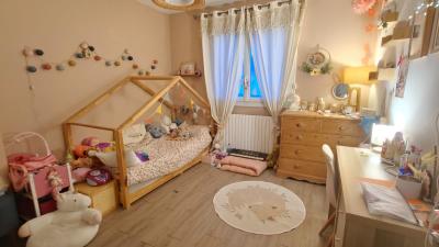 Traditional House with Garden, Nice Family Home