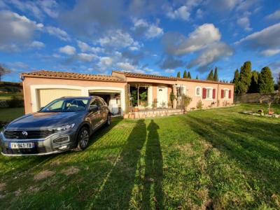 Detached Villa With Large Garden