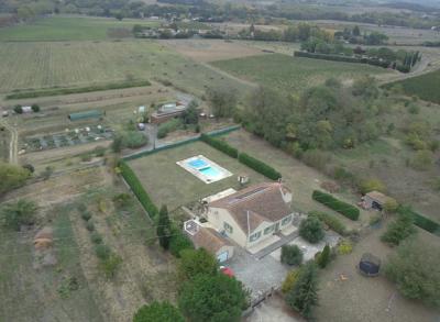 Single-Story Villa with Swimming Pool and Garage