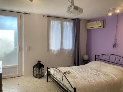 Contemporary Detached House with Swimming Pool