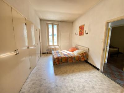 Huge Villa with Garage, Ideal Commercial Location