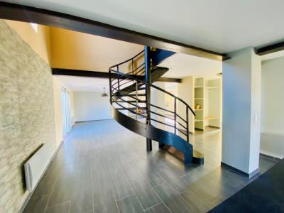 Charming Fully Renovated House With Garden, Swimming Pool, Garages