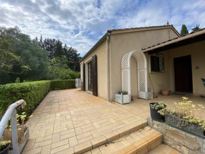 Villa In A Dominant Position with View Of The Pyrenees