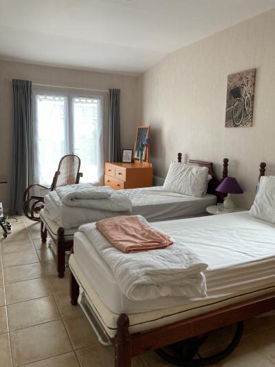 Detached House with Pool and Open Views