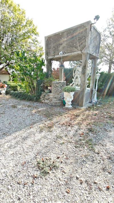 House in Perfect in Condition within the Vineyards