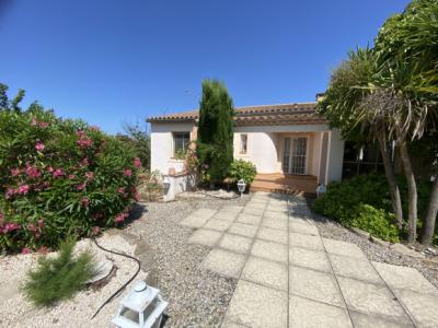 Single-Story Detached Villa with Garden