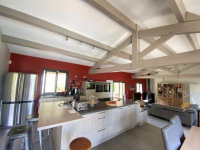 Detached Villa With Pool in Elevated Position