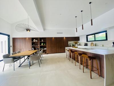 Magnificent Villa, Swimming Pools, Outbuilding and Panoramic View