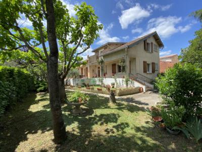 Beautiful Traditional Villa with Lovely Garden