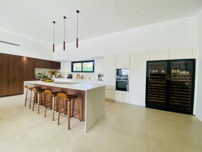 Magnificent Villa, Swimming Pools, Outbuilding and Panoramic View