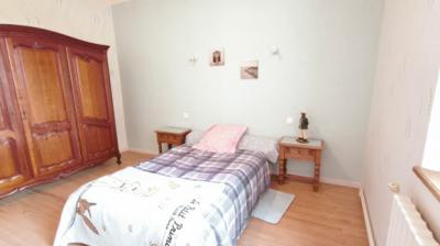 Detached House with Garden, Lovely Family Home