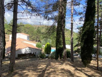 Detached Villa With Pool in Elevated Position