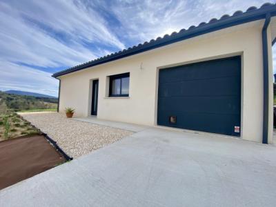 Magnificent Villa With Garage And Garden