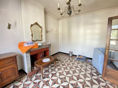 Huge Villa with Garage, Ideal Commercial Location
