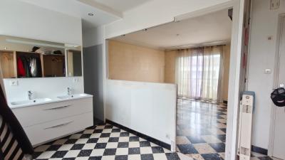 Town House with Nice Accommodation