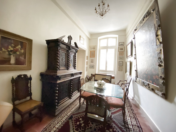 Large Bourgeois Apartment with Character Features