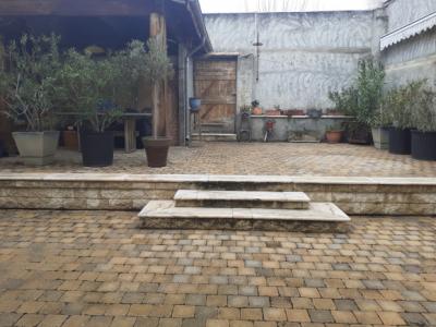 Fully Renovated Town House with Garden and Garage