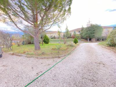 Detached Villa with a Renovated Farmhouse