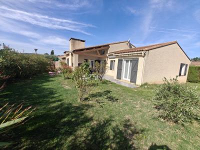 Detached Villa with Landscaped Garden