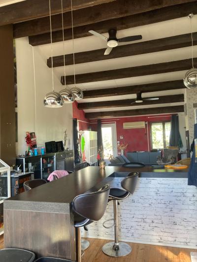 Contemporary Detached House with Swimming Pool