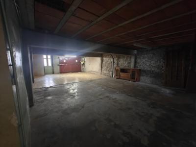 Villa with Garden, Cellar, Hangar, Swimming Pool