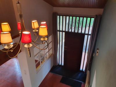 Detached Villa With Pool in 1.5 Acre Gardens
