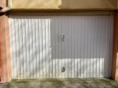 Apartment with Balcony and Garage