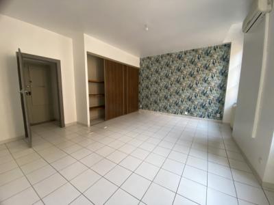 Apartment With Elevator in Heart of Town