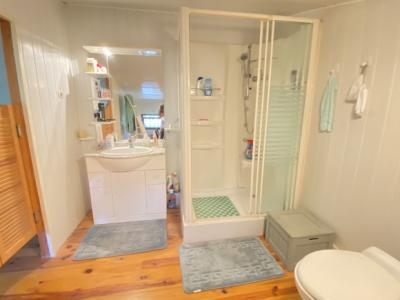Detached Villa With Swimming Pool Set in 8,000 m2