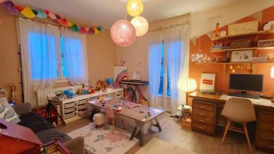 Traditional House with Garden, Nice Family Home