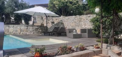 Beautiful House with Pool in the Middle of Vineyards