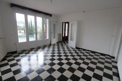 Traditional House with Garden