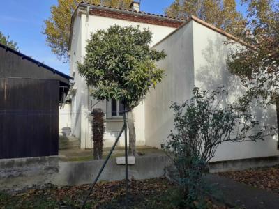 Detached Town House With Garden And Garage