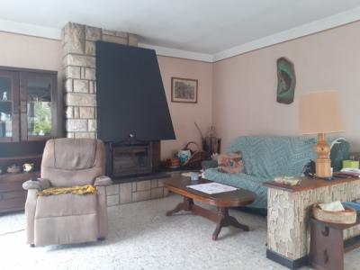 Detached House With Garden And Garage