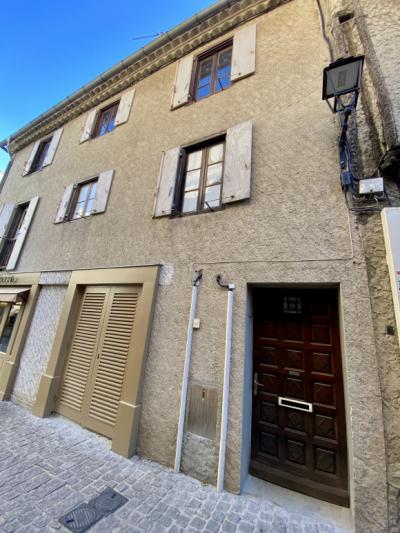 House On Two Levels in The Heart Of The Medieval City