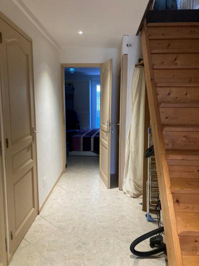 Contemporary Detached House with Swimming Pool