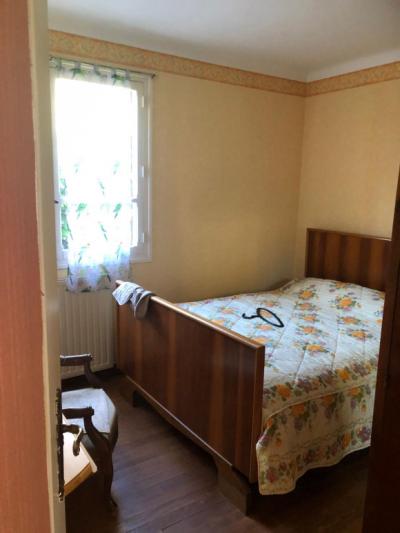 Single Storey Detached Villa with Garden