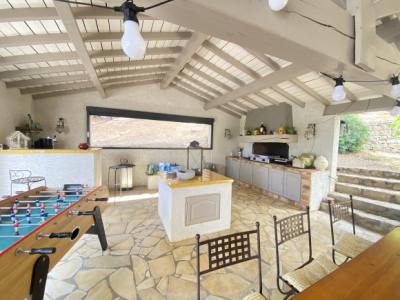 Detached Villa With Pool in Elevated Position