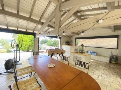 Detached Villa With Pool in Elevated Position