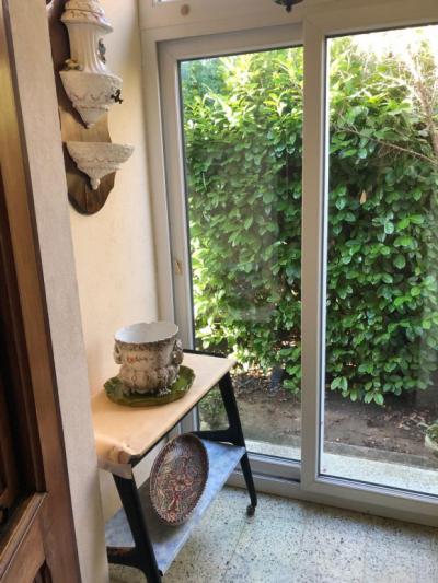 Single Storey Detached Villa with Garden